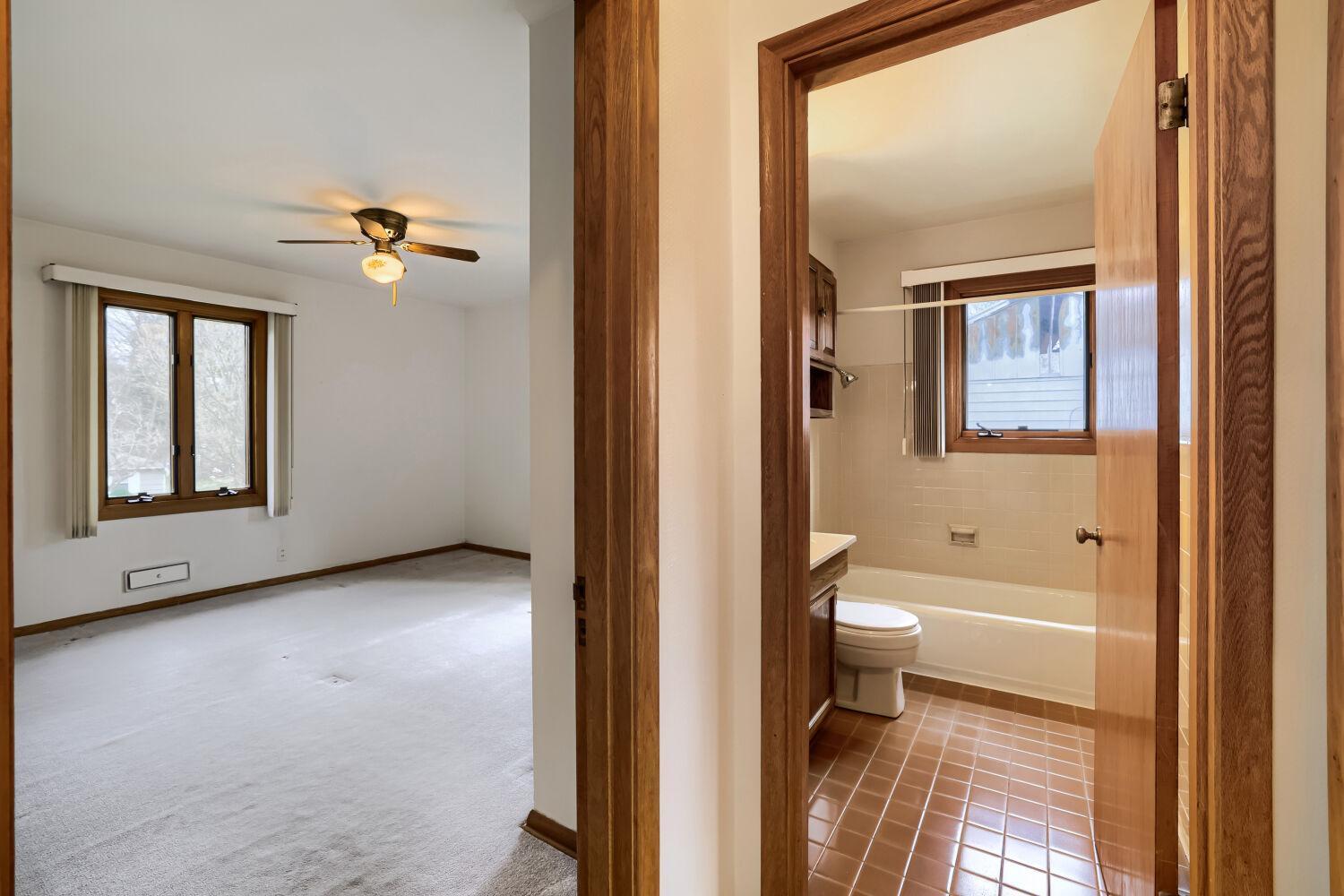 3662 Robin Lane Minnetonka, MN 55305 - Photo 14 of 30