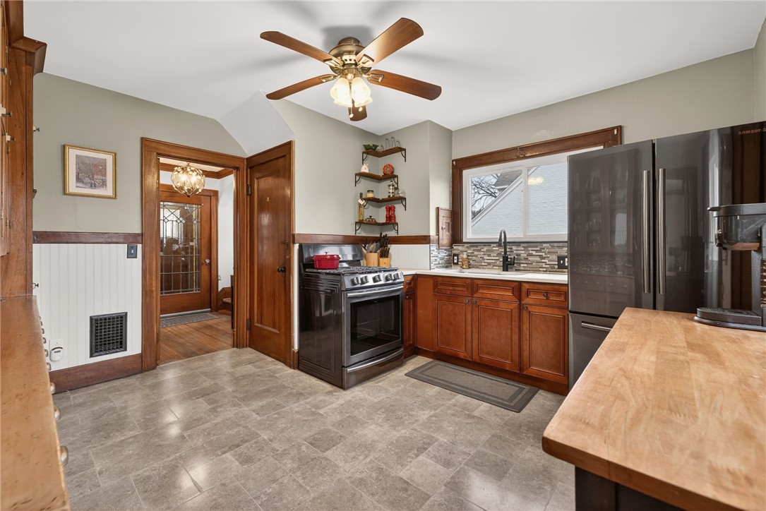 506 Hurstbourne Road Irondequoit, NY 14609 - Photo 11 of 44