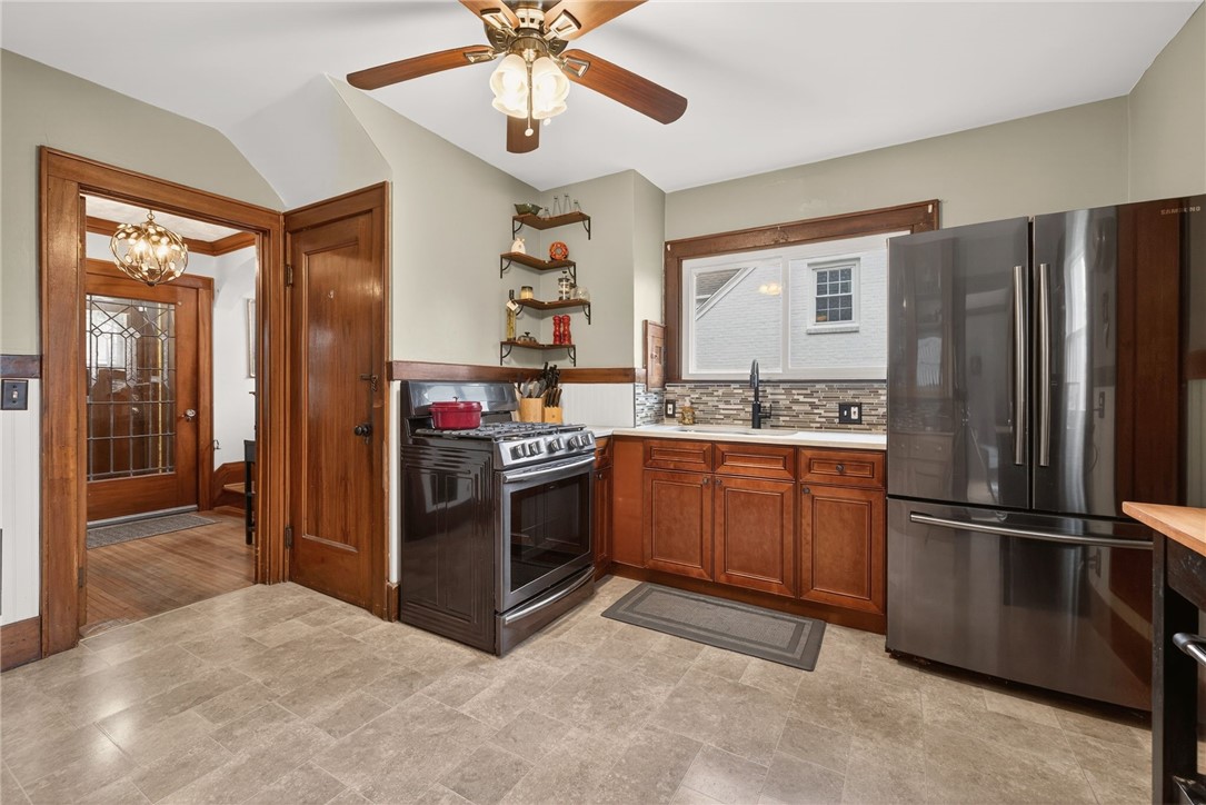 506 Hurstbourne Road Irondequoit, NY 14609 - Photo 12 of 44