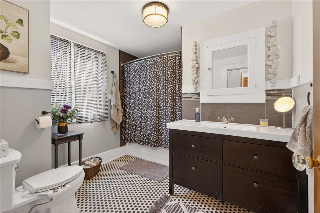 506 Hurstbourne Road Irondequoit, NY 14609 - Photo 24 of 44