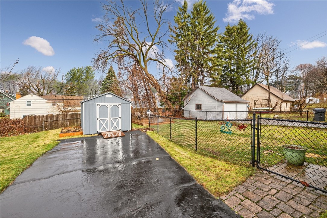 506 Hurstbourne Road Irondequoit, NY 14609 - Photo 37 of 44