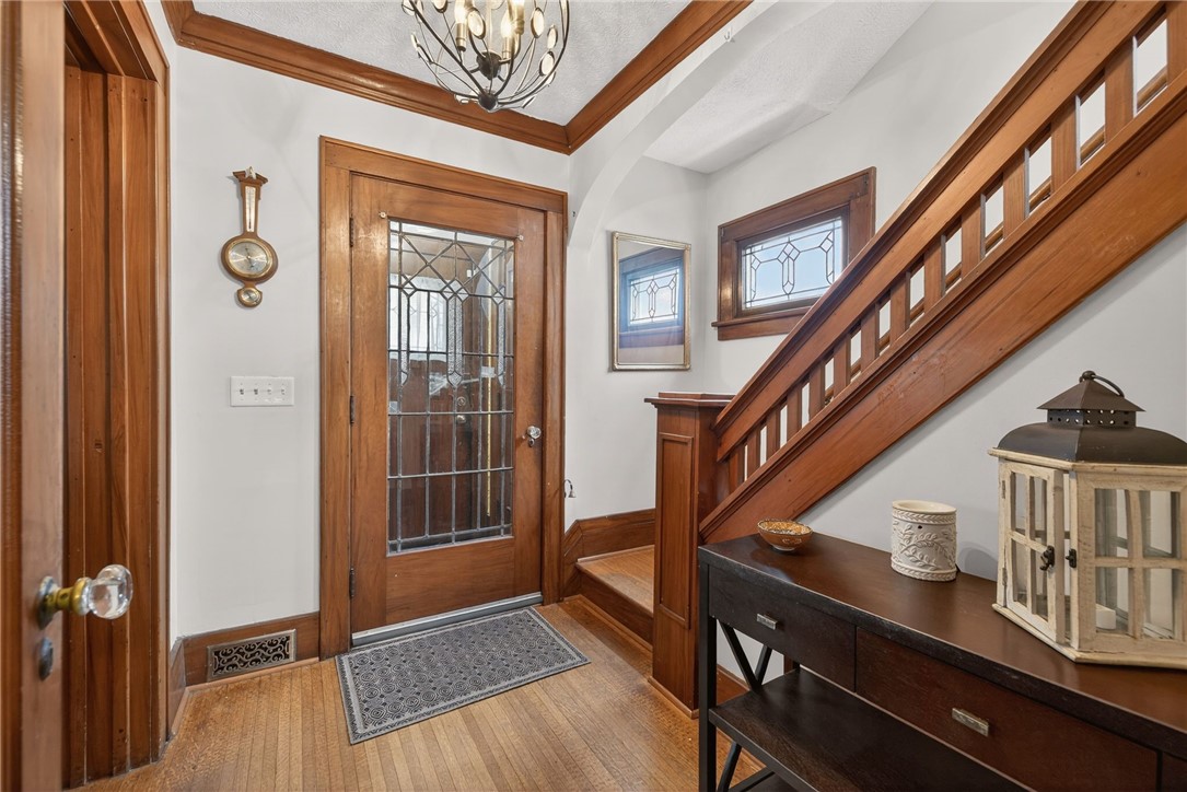 506 Hurstbourne Road Irondequoit, NY 14609 - Photo 4 of 44