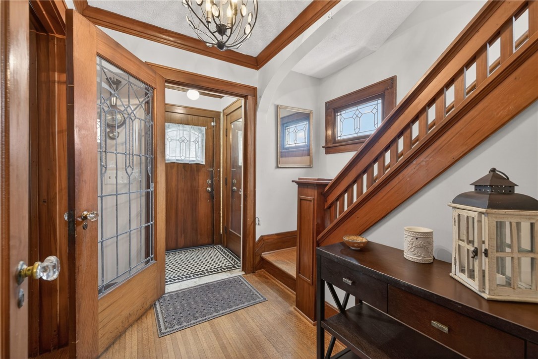 506 Hurstbourne Road Irondequoit, NY 14609 - Photo 5 of 44