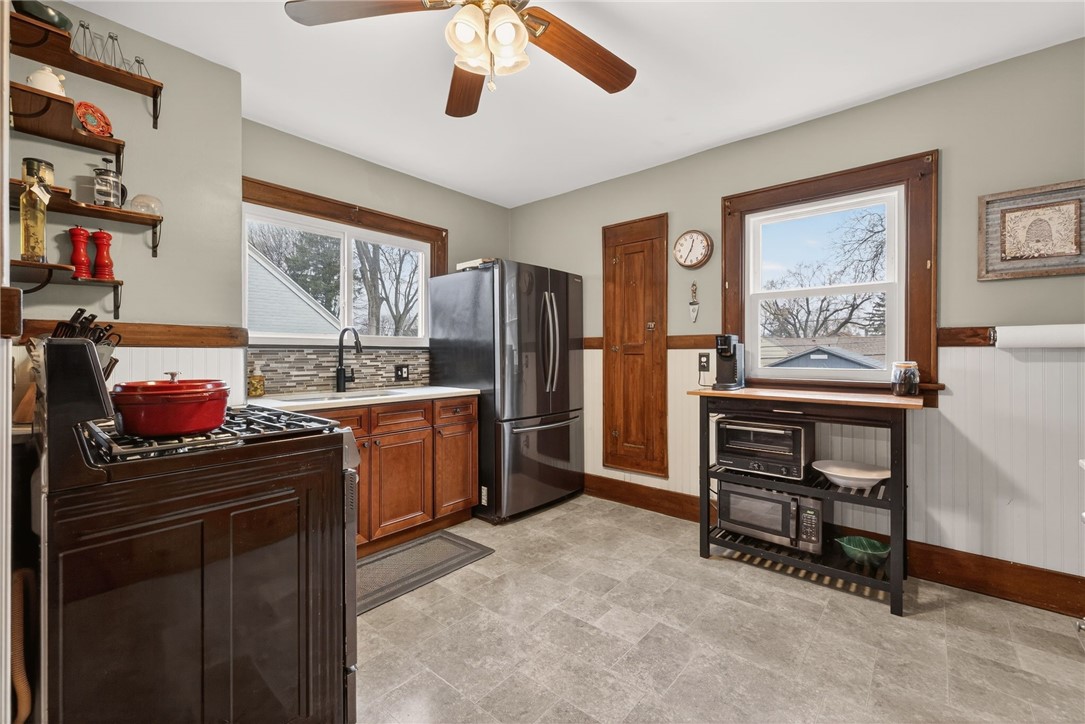 506 Hurstbourne Road Irondequoit, NY 14609 - Photo 8 of 44