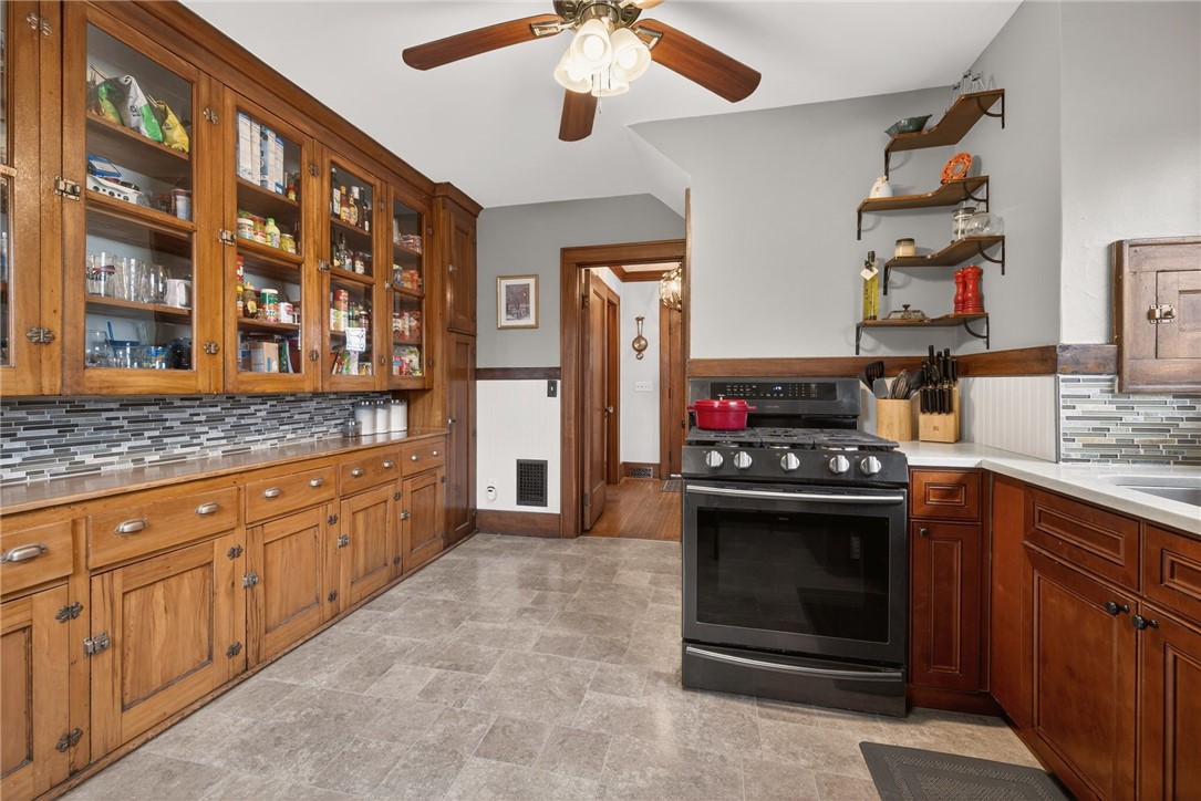 506 Hurstbourne Road Irondequoit, NY 14609 - Photo 9 of 44