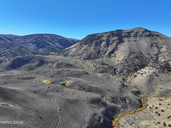 a view of a dry field