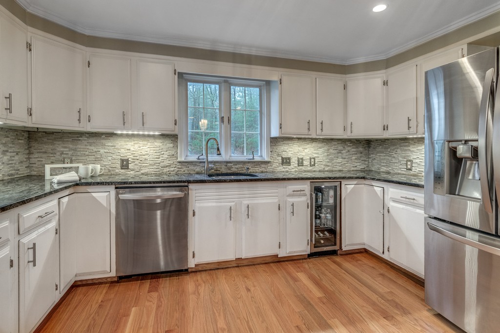 1 Old Planters Road Beverly, MA 01915 - Photo 10 of 30 Gallery Image 10