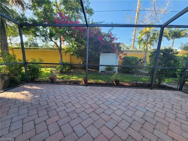 $2,050 | 7512 Bristol Circle, Naples, FL 34120