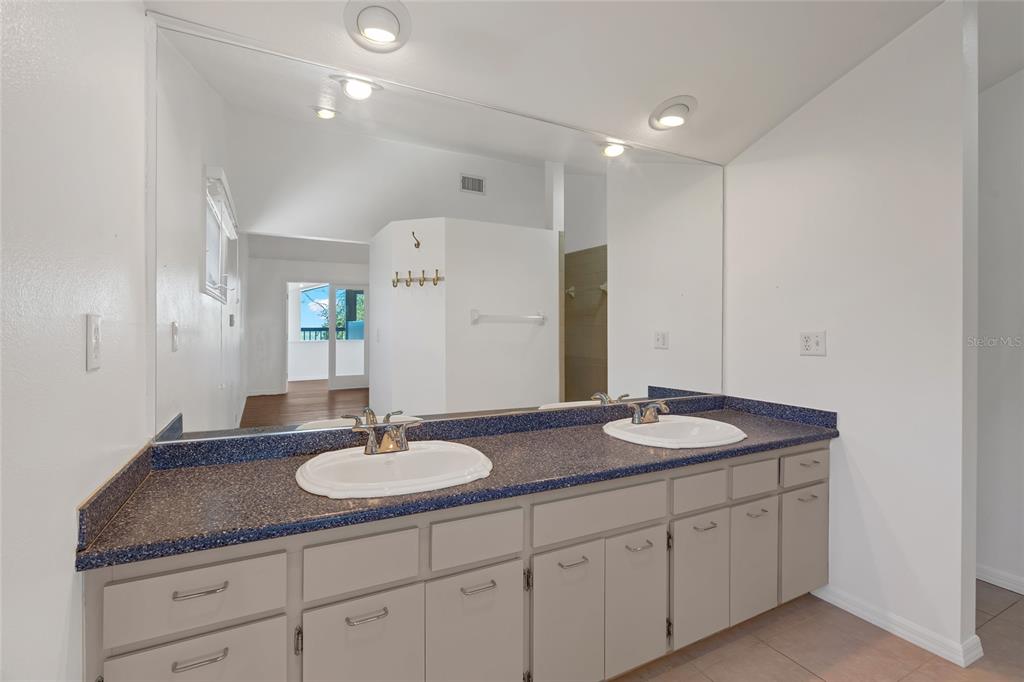 4051 North Shell Road Siesta Key, FL 34242 - Photo 25 of 63