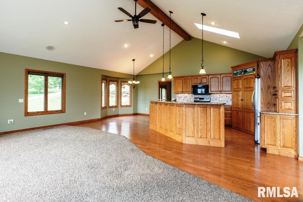21450 Smaltz Road Morrison, IL 61270 - Photo 9 of 41