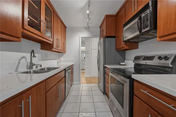 $646,000 | 1803 East Ocean Boulevard, Unit 201, Long Beach, CA 90802
