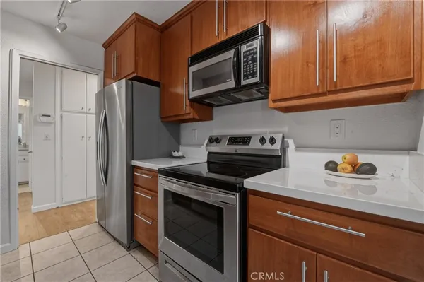 $646,000 | 1803 East Ocean Boulevard, Unit 201, Long Beach, CA 90802