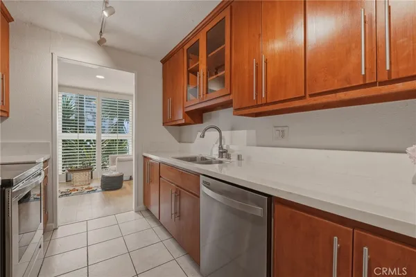 $646,000 | 1803 East Ocean Boulevard, Unit 201, Long Beach, CA 90802