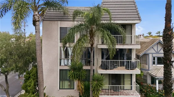 $646,000 | 1803 East Ocean Boulevard, Unit 201, Long Beach, CA 90802