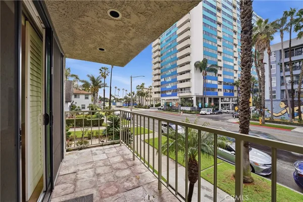 $646,000 | 1803 East Ocean Boulevard, Unit 201, Long Beach, CA 90802