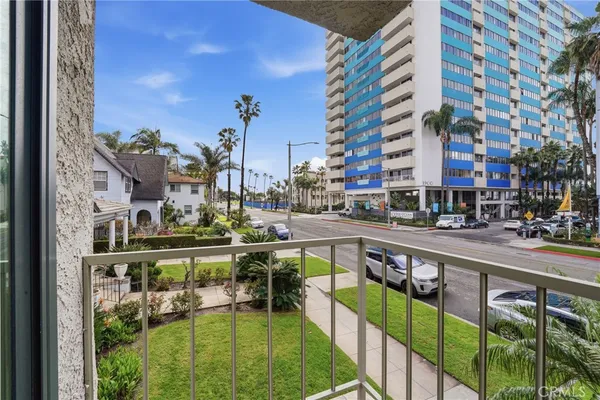 $646,000 | 1803 East Ocean Boulevard, Unit 201, Long Beach, CA 90802