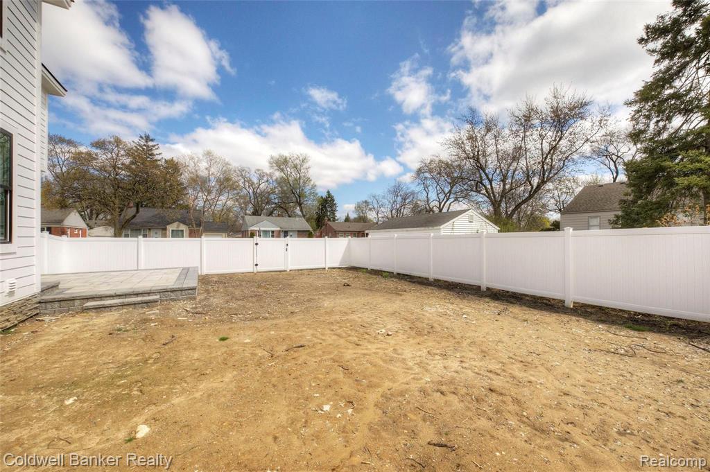 4101 Buckingham Road Royal Oak, MI 48073 - Photo 4 of 82