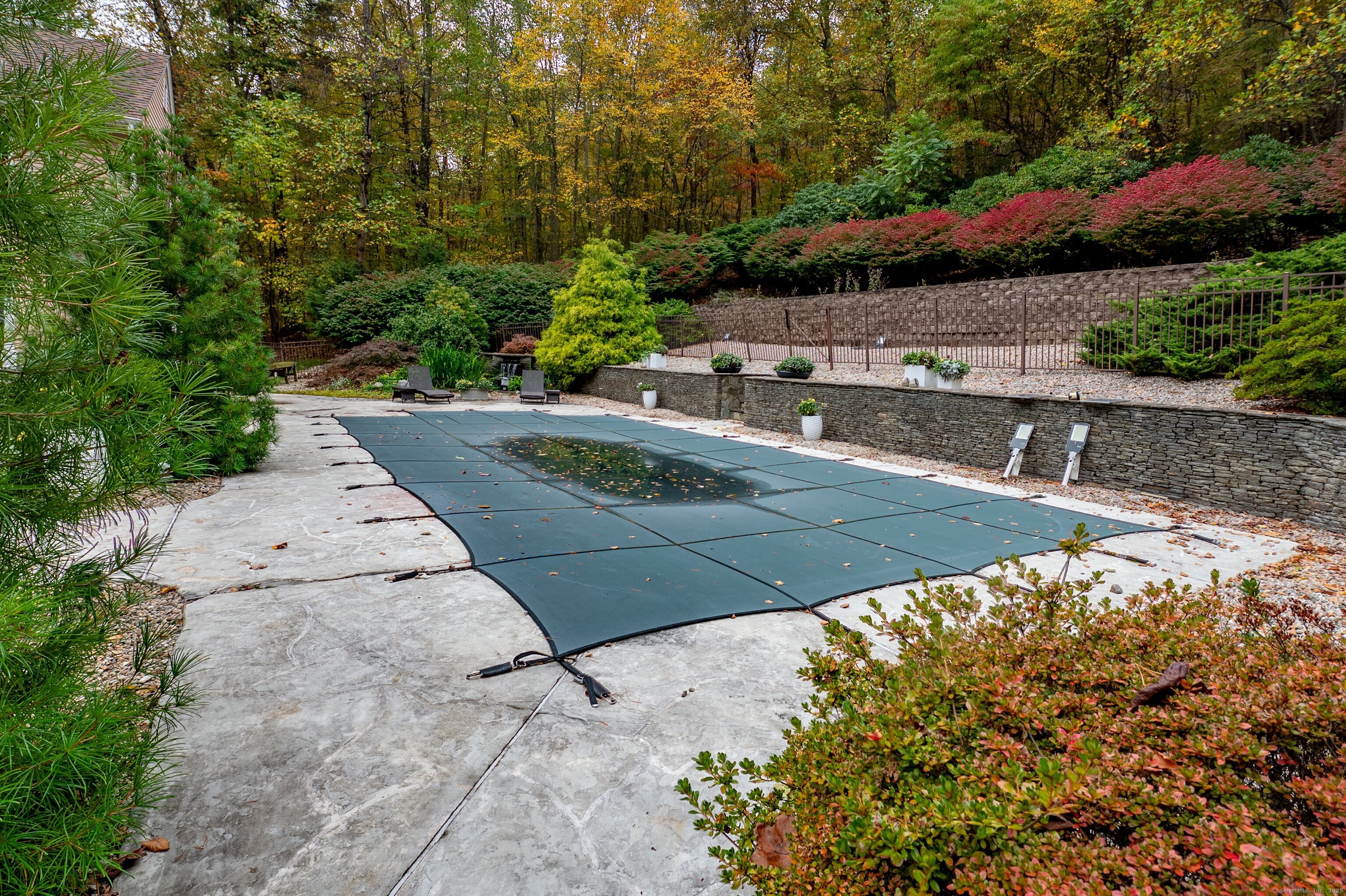 85 Inverness Court Cheshire, CT 06410 - Photo 38 of 40 a view of a backyard