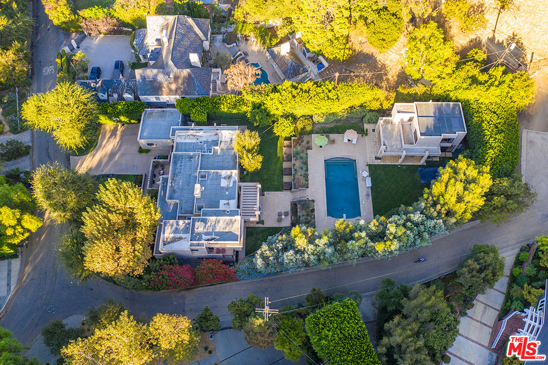 12322 Viewcrest Road Studio City, CA 91604 - Photo 13 of 23