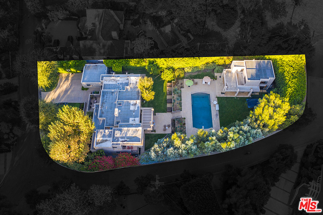12322 Viewcrest Road Studio City, CA 91604 - Photo 14 of 23 a view of a swimming pool and outdoor seating