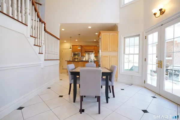 $1,300,888 | 10 Whispering Hollow Court, Cheshire, CT 06410