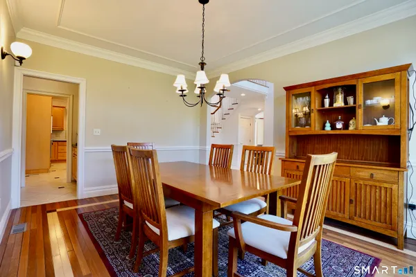 $1,300,888 | 10 Whispering Hollow Court, Cheshire, CT 06410