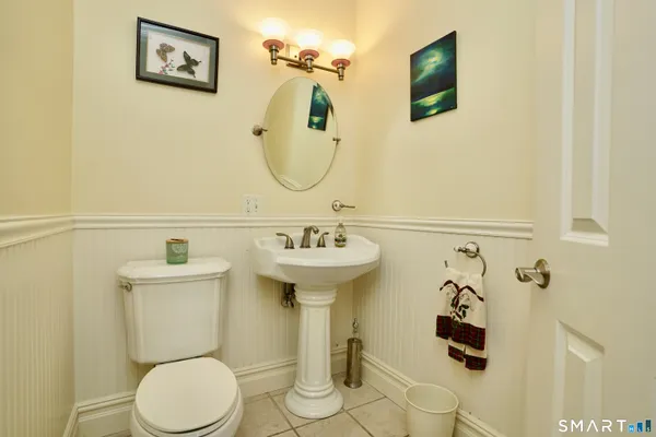 $1,300,888 | 10 Whispering Hollow Court, Cheshire, CT 06410