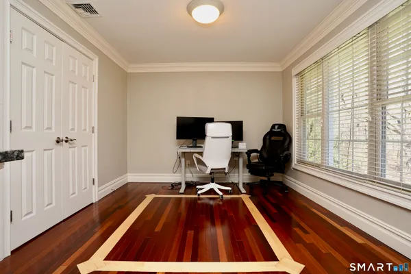 $1,300,888 | 10 Whispering Hollow Court, Cheshire, CT 06410