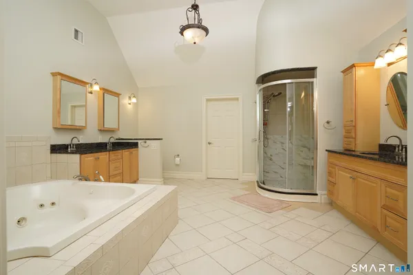 $1,300,888 | 10 Whispering Hollow Court, Cheshire, CT 06410