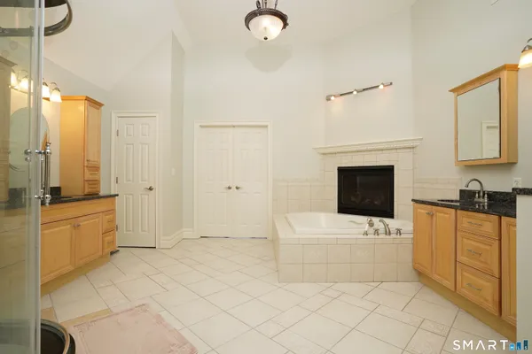 $1,300,888 | 10 Whispering Hollow Court, Cheshire, CT 06410