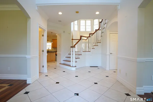 $1,300,888 | 10 Whispering Hollow Court, Cheshire, CT 06410