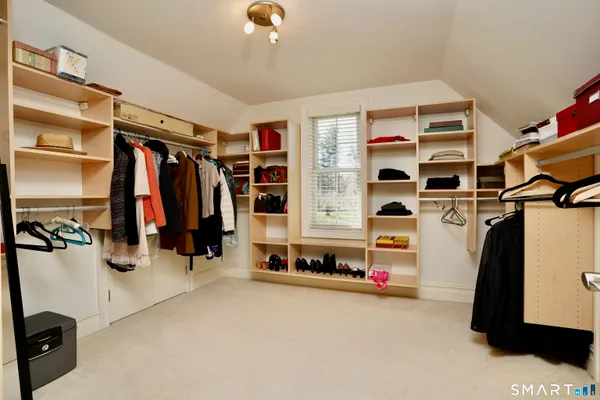 $1,300,888 | 10 Whispering Hollow Court, Cheshire, CT 06410