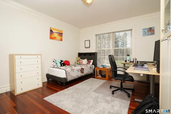 $1,300,888 | 10 Whispering Hollow Court, Cheshire, CT 06410