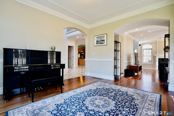 $1,300,888 | 10 Whispering Hollow Court, Cheshire, CT 06410