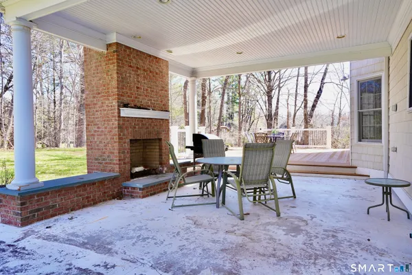 $1,300,888 | 10 Whispering Hollow Court, Cheshire, CT 06410