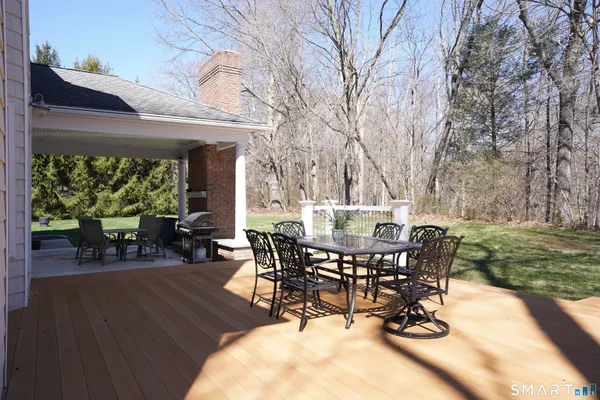 $1,300,888 | 10 Whispering Hollow Court, Cheshire, CT 06410