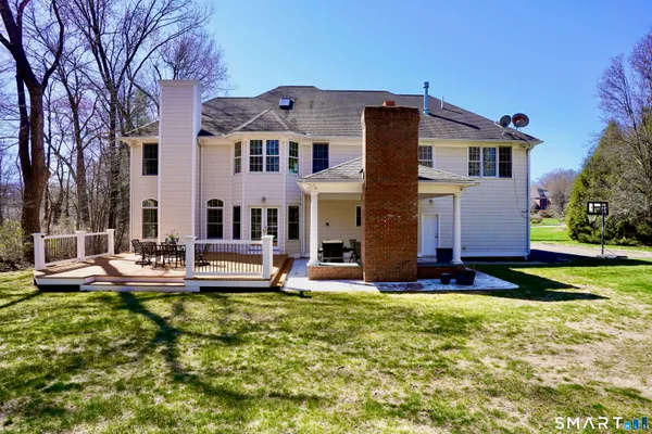 $1,300,888 | 10 Whispering Hollow Court, Cheshire, CT 06410
