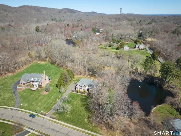 $1,300,888 | 10 Whispering Hollow Court, Cheshire, CT 06410