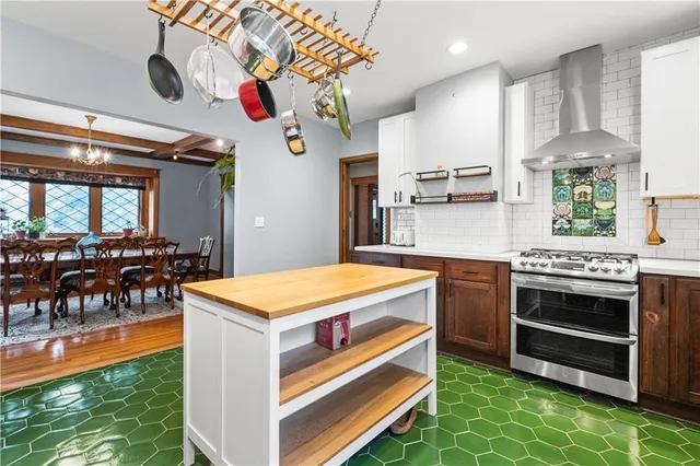 $549,000 | 3541 Harrison Boulevard, Kansas City, MO 64109