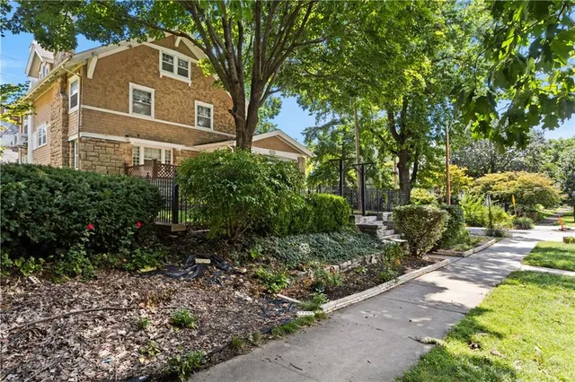 $549,000 | 3541 Harrison Boulevard, Kansas City, MO 64109