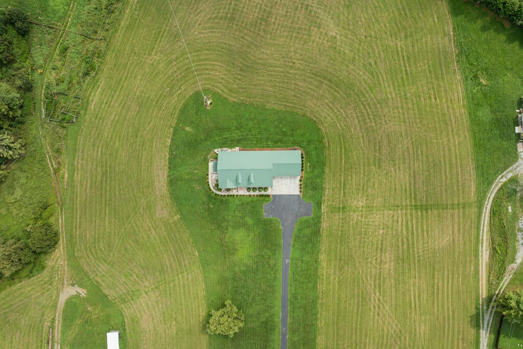 206 Valley Road Saltville, VA 24370 - Photo 21 of 90 Gallery Image 21