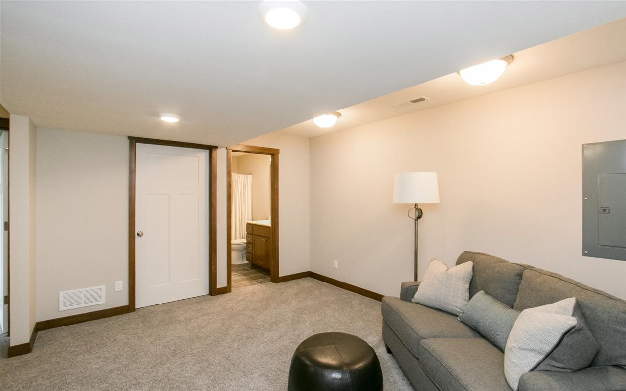 404 Ridge View Court Fairfax, IA 52228 - Photo 20 of 24 Gallery Image 20
