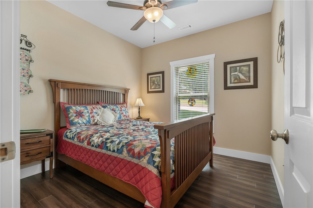 110 Walker Point Seneca, SC 29672 - Photo 18 of 47