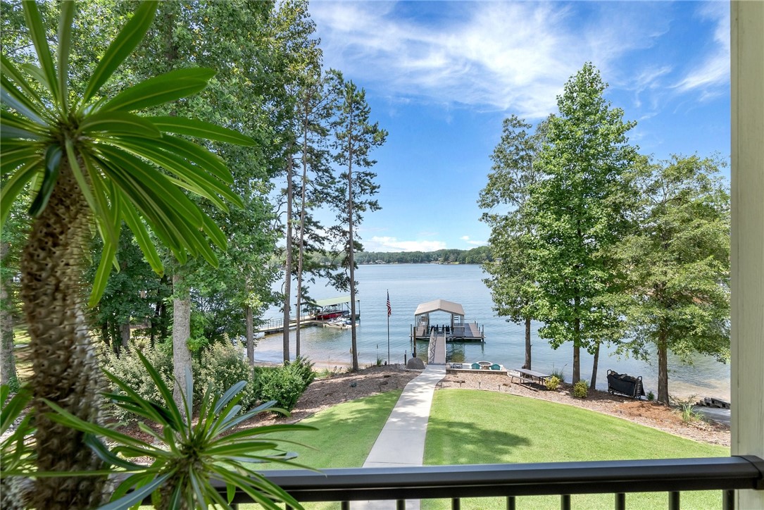 110 Walker Point Seneca, SC 29672 - Photo 2 of 47