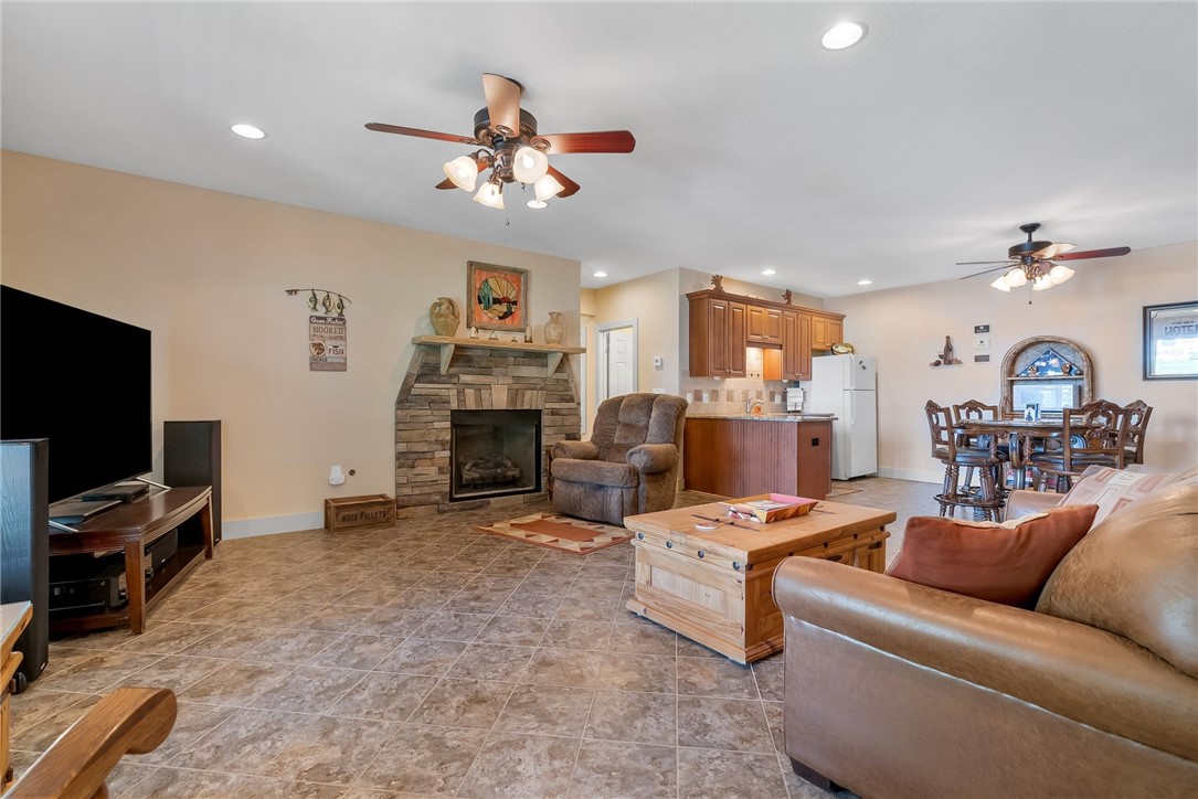 110 Walker Point Seneca, SC 29672 - Photo 31 of 47