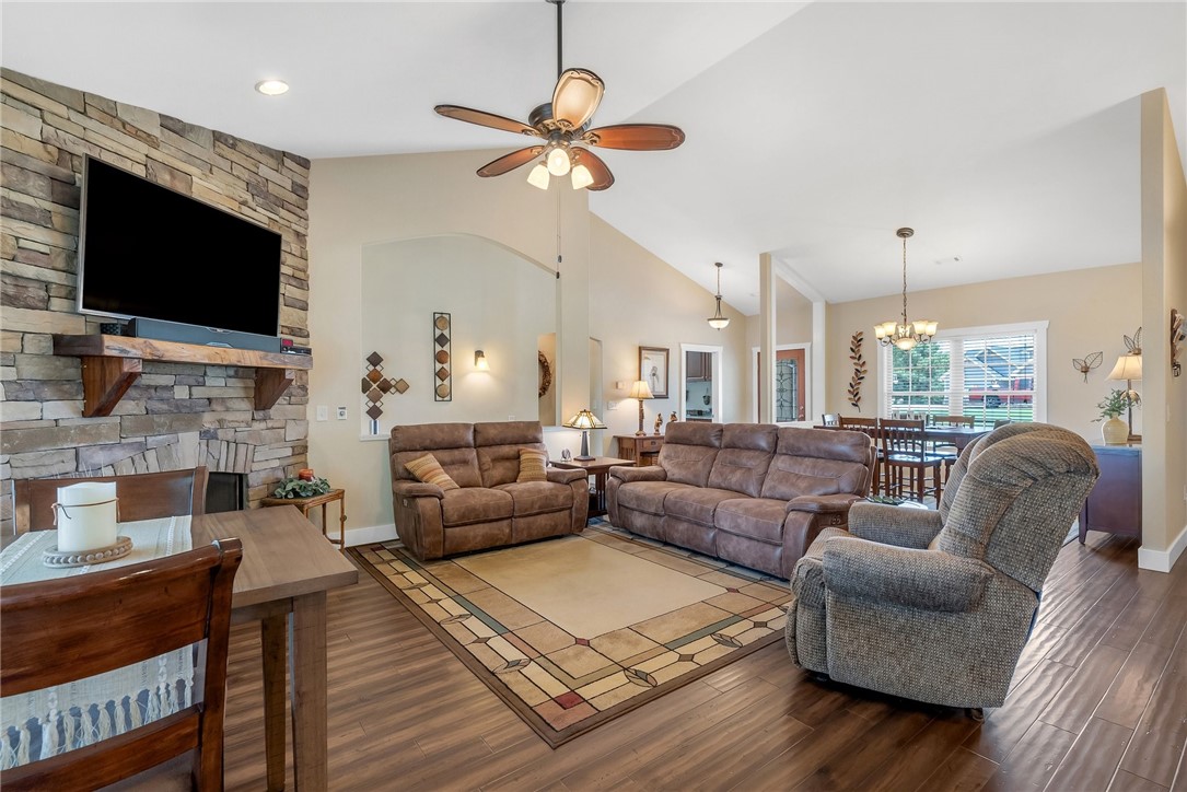 110 Walker Point Seneca, SC 29672 - Photo 7 of 47