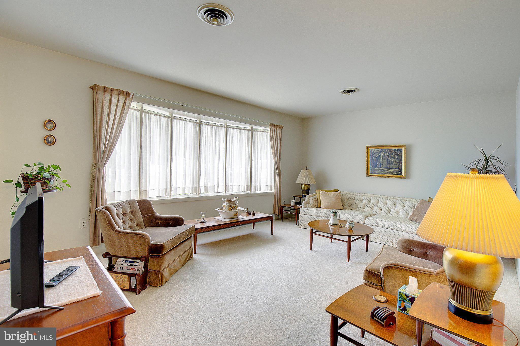 3088 Tudor Hall Road Riva, MD 21140 - Photo 33 of 62 Bright and inviting living space.