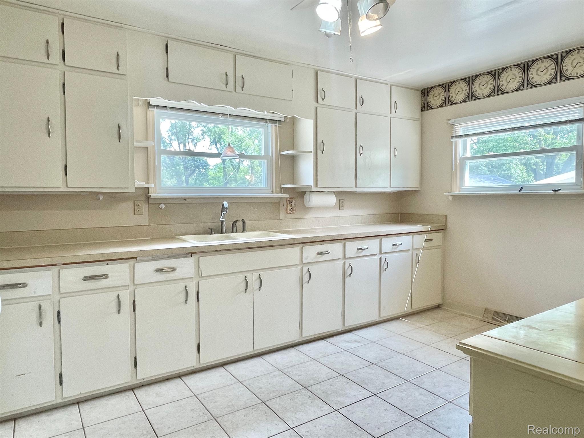 3659 West Auburn Road Rochester, MI 48309 - Photo 8 of 13 Gallery Image 8