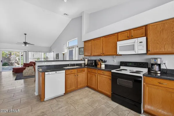 $2,395 | 552 East Jasper Drive, Gilbert, AZ 85296