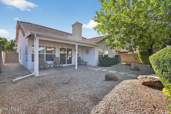 $2,395 | 552 East Jasper Drive, Gilbert, AZ 85296